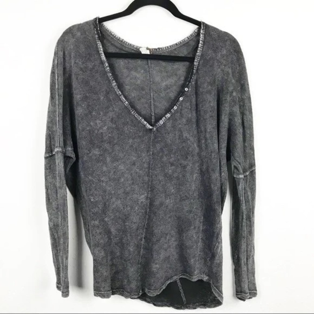 We The Free Distressed V-Neck Long Sleeve Top Gray Grunge Slouchy S